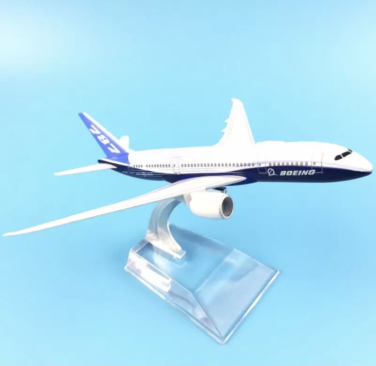 Модель самолета боинг 787