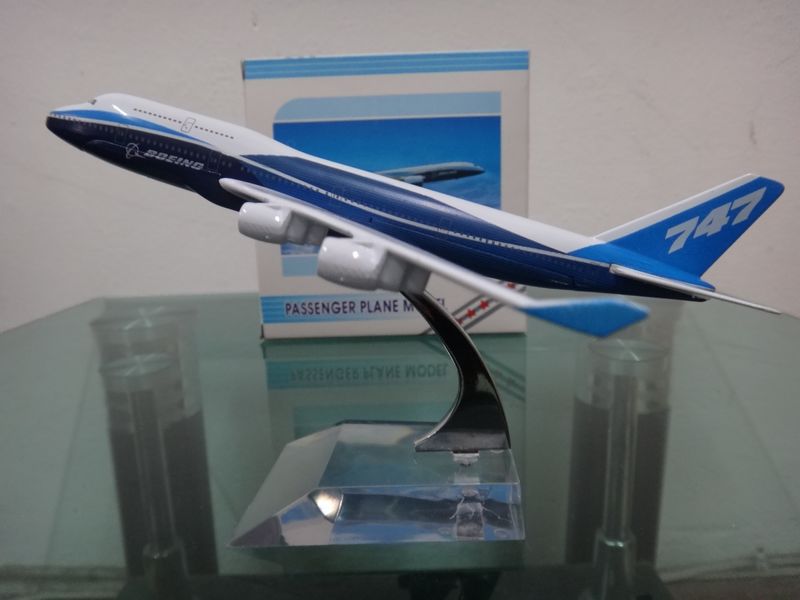 Модель самолета боинг 747 