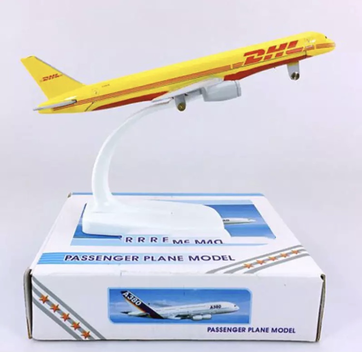 Коллекционная модель самолета DHL 